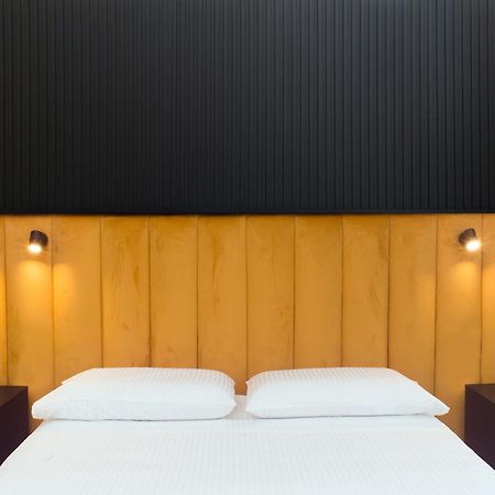 Fida Rooms Наполи Екстериор снимка
