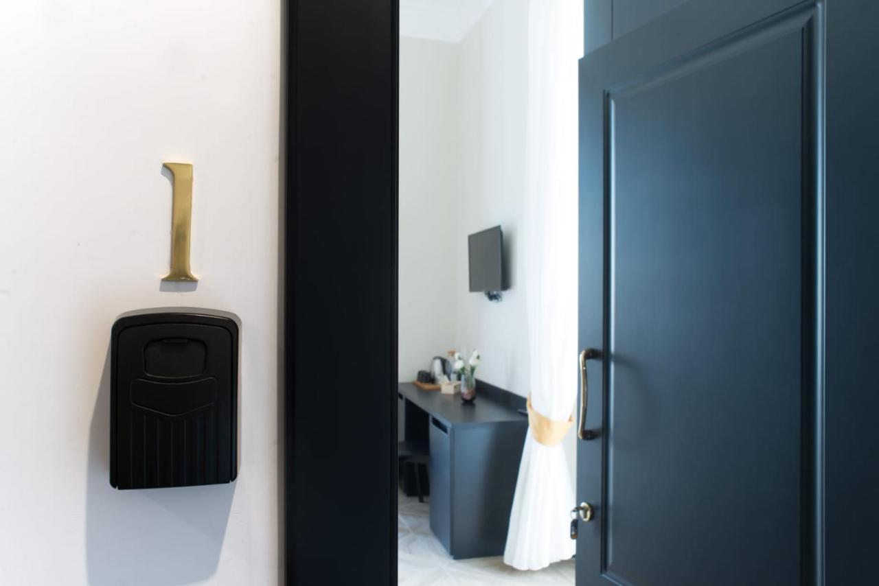 Fida Rooms Наполи Екстериор снимка