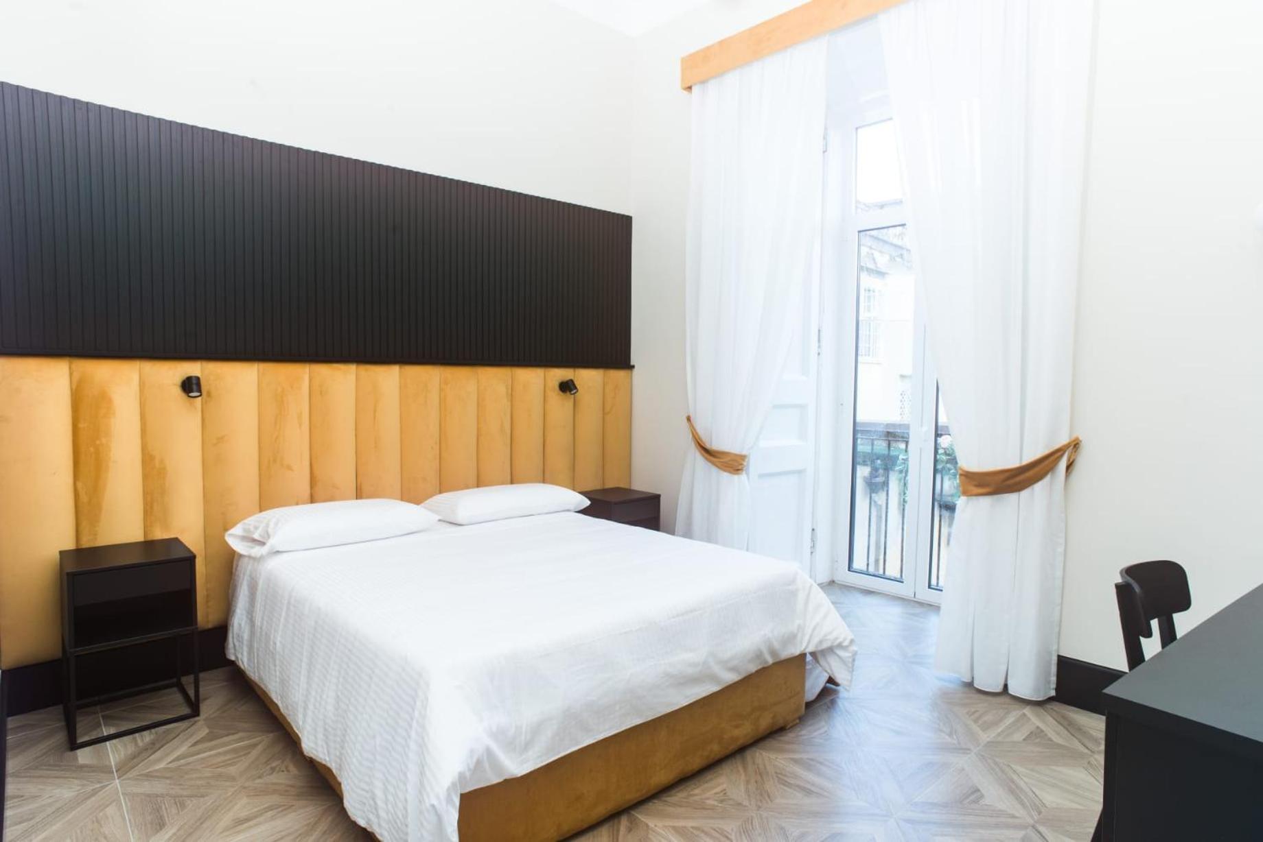 Fida Rooms Наполи Екстериор снимка
