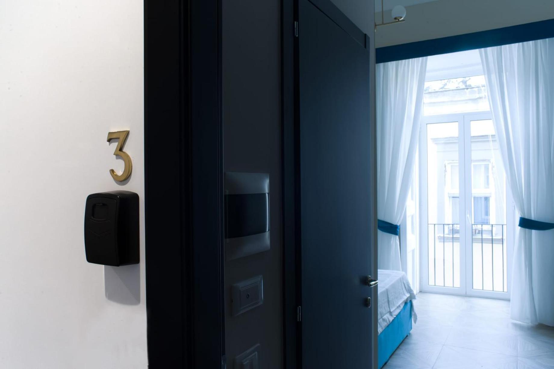 Fida Rooms Наполи Екстериор снимка